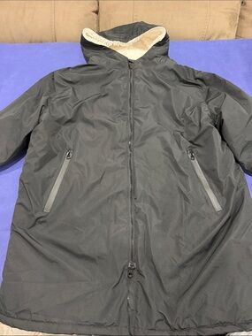 Youth Black Hooded swimming jacket with Sherpa Lining